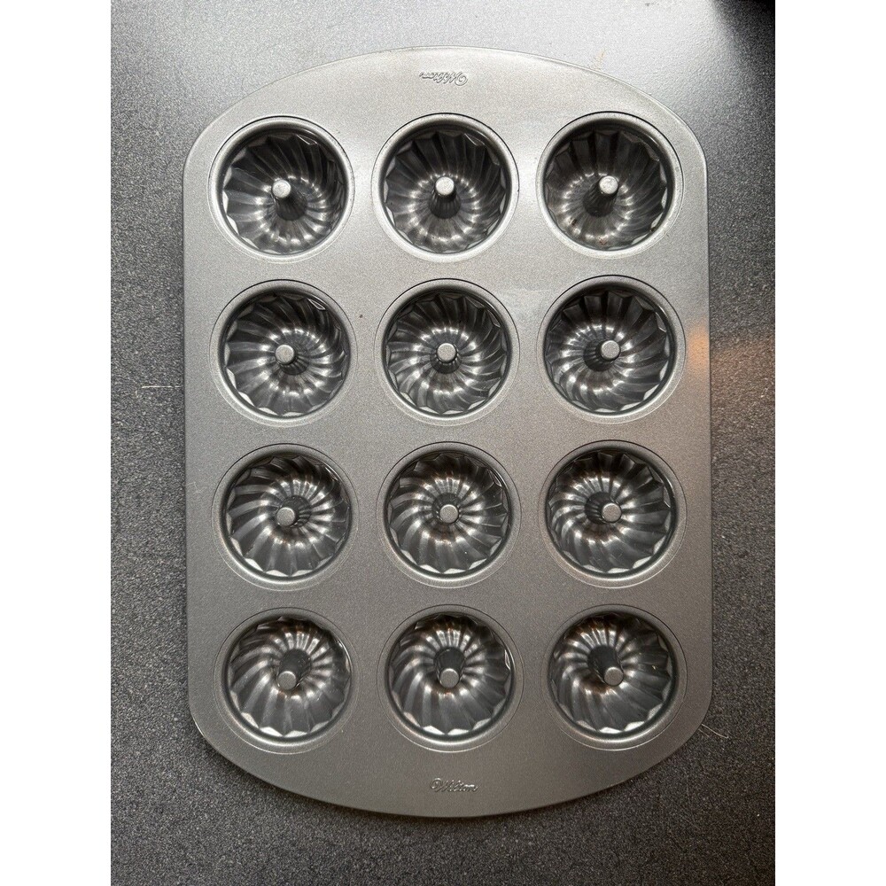 Wilton Non-Stick 12 Cavity Mini Fluted Tube Bundt Muffin baking Pan Grey